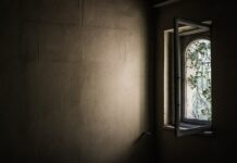 Jak zmierzyć okno na roletę rzymską?