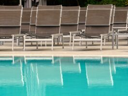 Strefa basenowa w hotelu – jak zadbać o komfort gości? Strefa basenowa w hotelu – jak zadbać o komfort gości